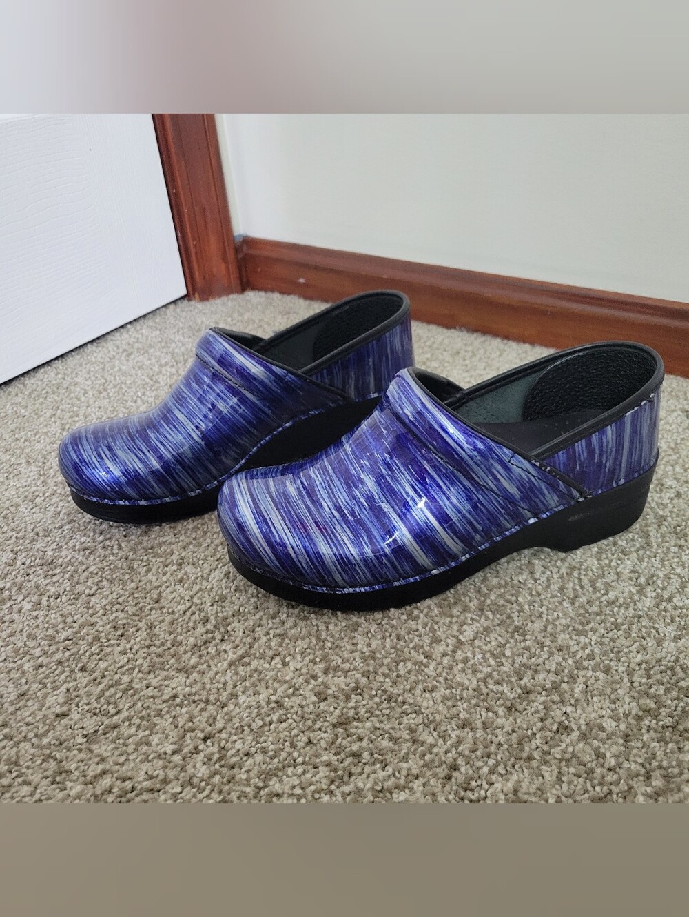8626 Dansko Womens Professional Patent Blue Water Clog, Size 39
